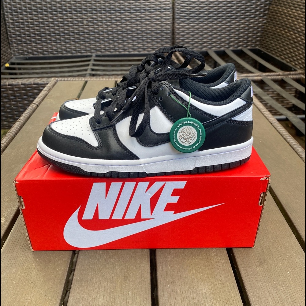 Nike dunk low panda | Authenticated by StockX | 6.5Y M6.5 W8